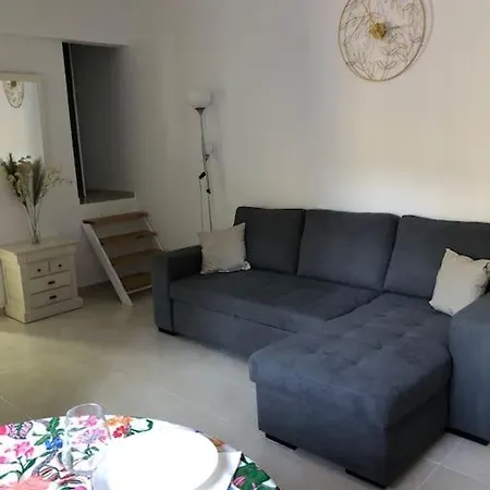 Casa Con Piscina * カルプ